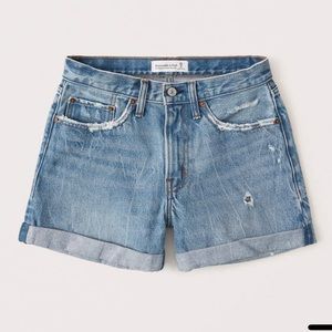 Abercrombie & Fitch Mid Rise Boyfriend Shorts